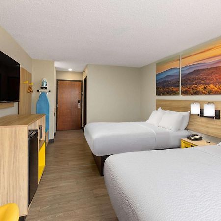 Days Inn By Wyndham Glasgow Kültér fotó