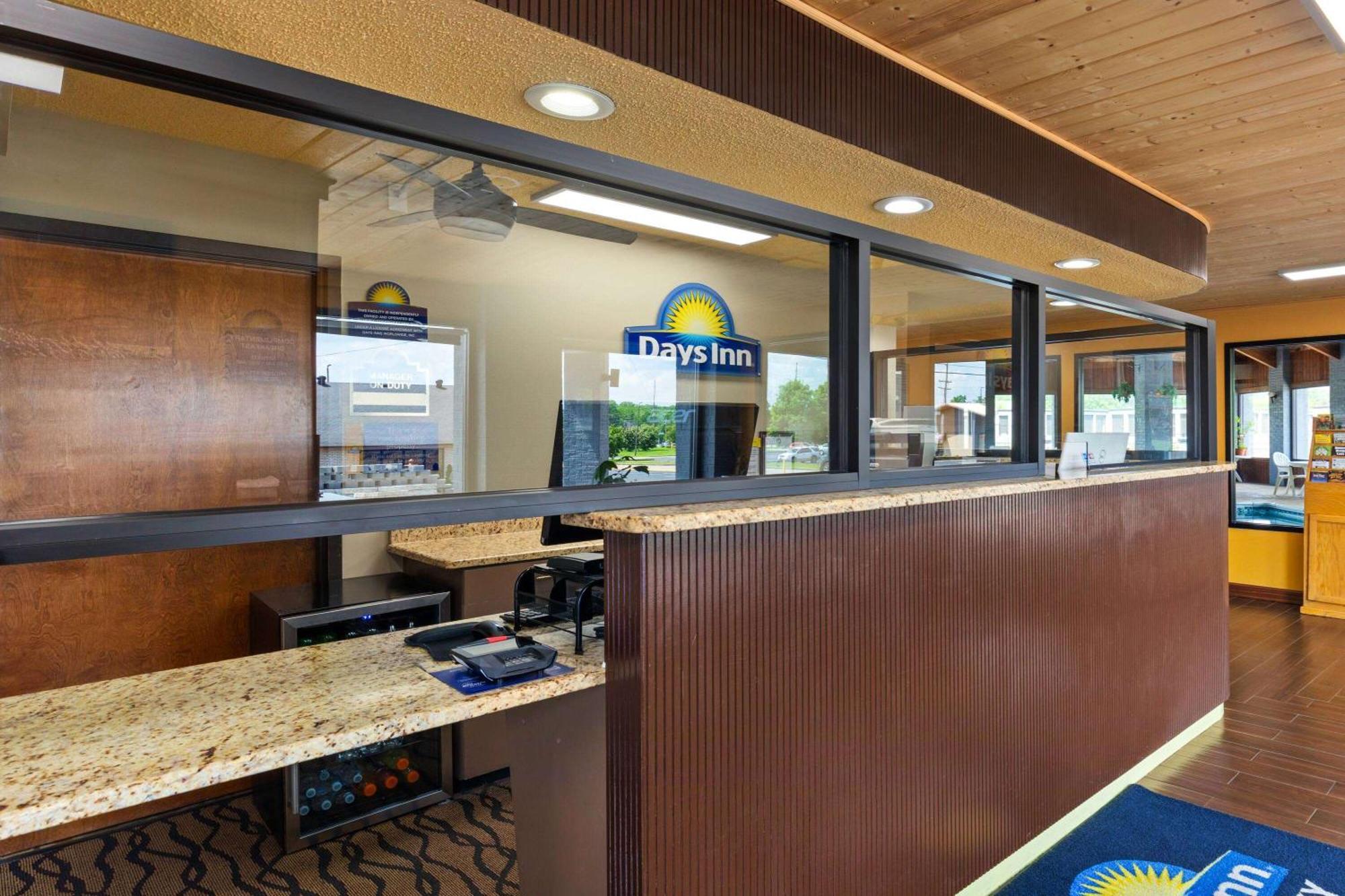Days Inn By Wyndham Glasgow Kültér fotó